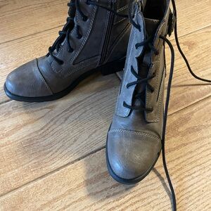 Women's Gray Lace-Up Ankle Boots